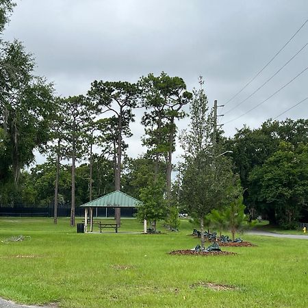 Pool Home Sleeps 6 With Large Fenced Yard Jacksonville Exteriér fotografie